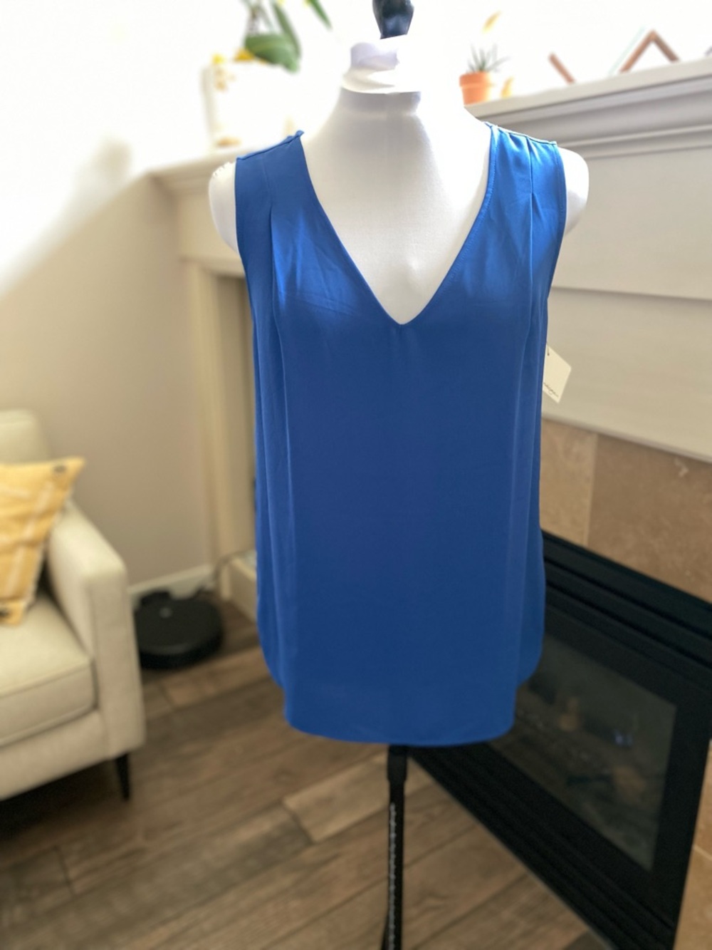 NWT Halogen Sleeveless V-Neck Blue Women's Top